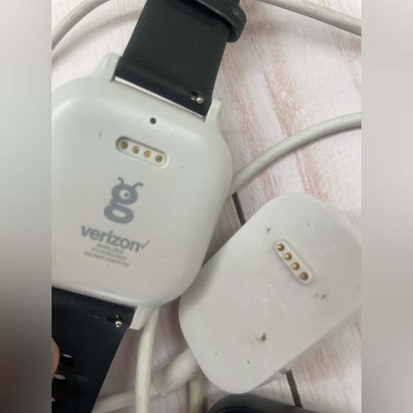 Verizon gizmo watches 2 latest version 3 older version 2 used kids tracking band - Picture 6 of 7